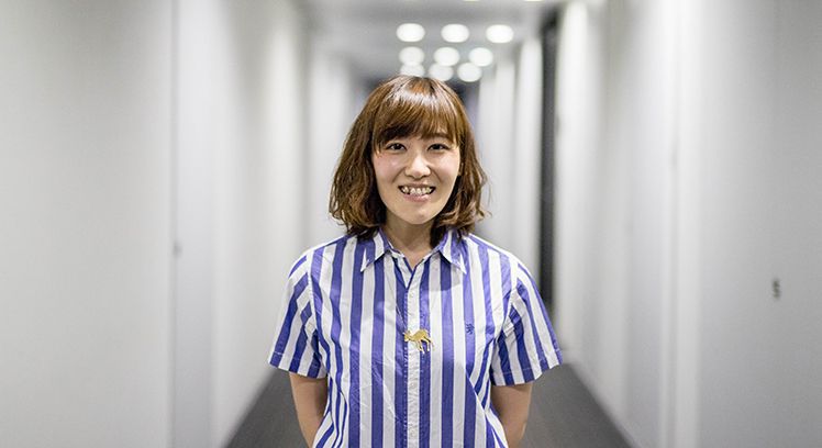 橘 磨理子 (Mariko Tachibana) UI/UX 设计师。曾于多摩美术大学学习画面设计，并于 2012 年加入任天堂。作为 UI 设计参与了《Splatoon》、《Splatoon 2》《皮克敏 3》的开发。她擅长于将鲜艳的画面与经过慎密计算后的功能和谐相处。